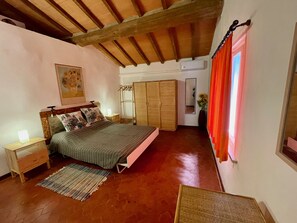 3 sovrum, strykjärn/strykbräda, resesäng och gratis wi-fi