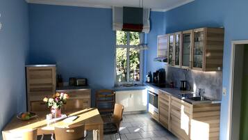 Kühlschrank, Ofen, Herdplatte, Geschirrspüler