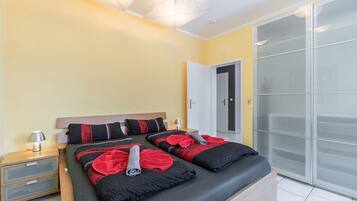 2 Schlafzimmer, Bügeleisen/Bügelbrett, Reisekinderbett, kostenloses WLAN