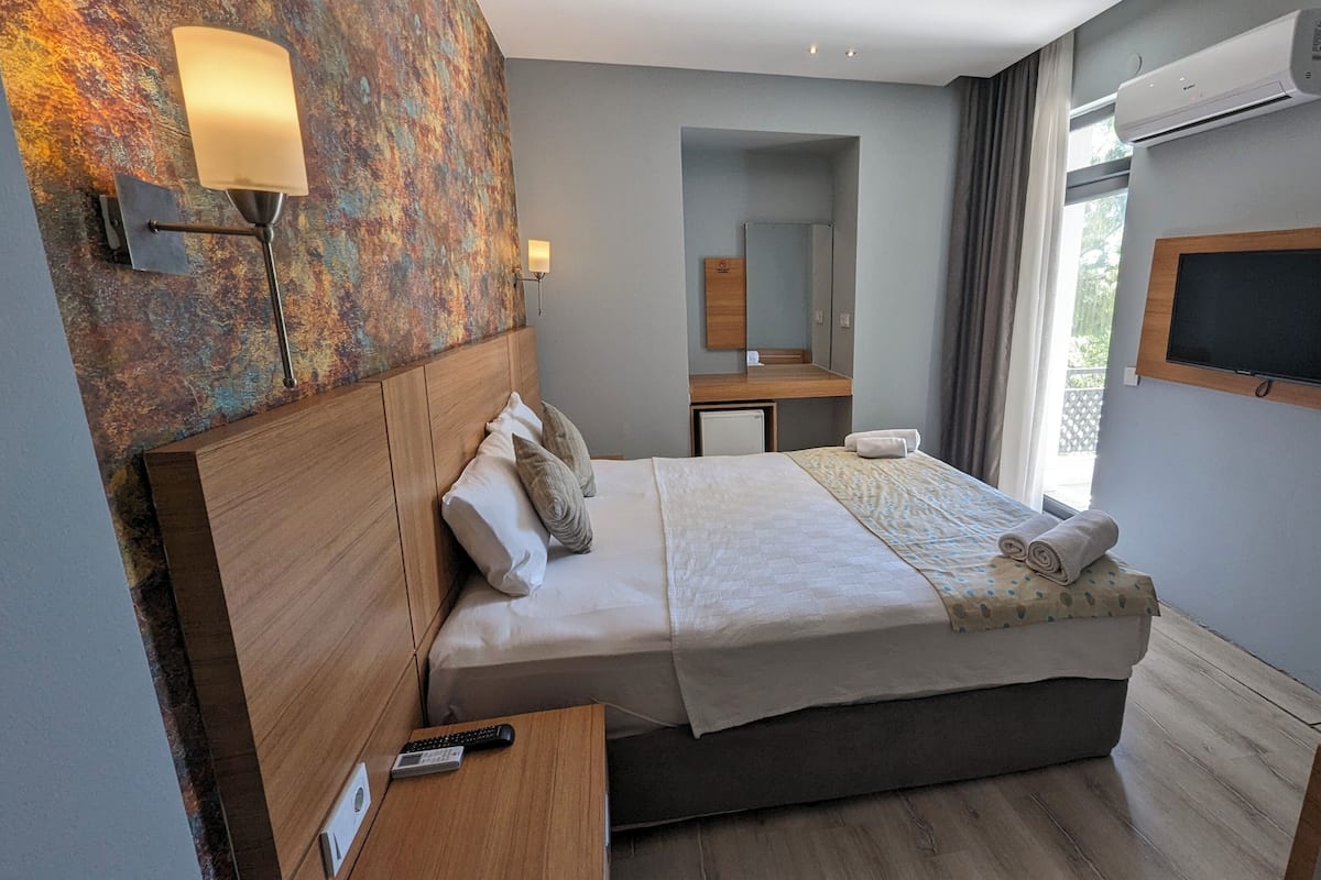 Habitación estándar doble | Minibar, escritorio, espacio para trabajar con un portátil