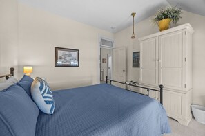 4 bedrooms, iron/ironing board, WiFi (free), bed sheets