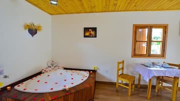 Minibar, kostenloses WLAN, BettwÀsche