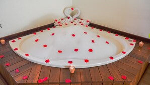 Jetted tub, free toiletries, towels - Pousada Varanda Colibri (Camanducaia)