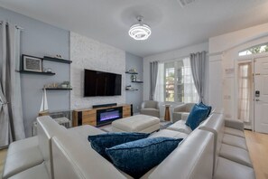 Smart-tv, videospil, bordfodbold