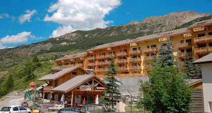 Apartamento Cosy au Pied des Pistes | Centre de Fitness + Accès Piscine