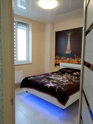 2 chambres, fer et planche à repasser, Wi-Fi, draps fournis