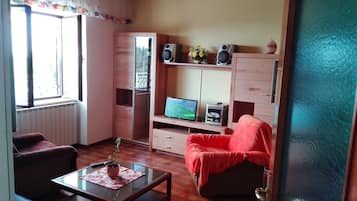 Apartment, 2 Bedrooms, Sea View | Living area