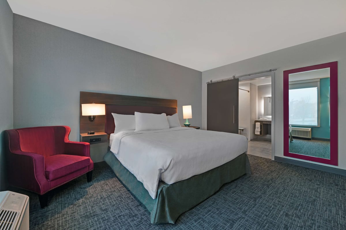 In-room safe, desk, blackout drapes, soundproofing