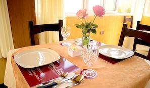 Dining - Hotel Restaurante Imperio Inn (San Mateo)