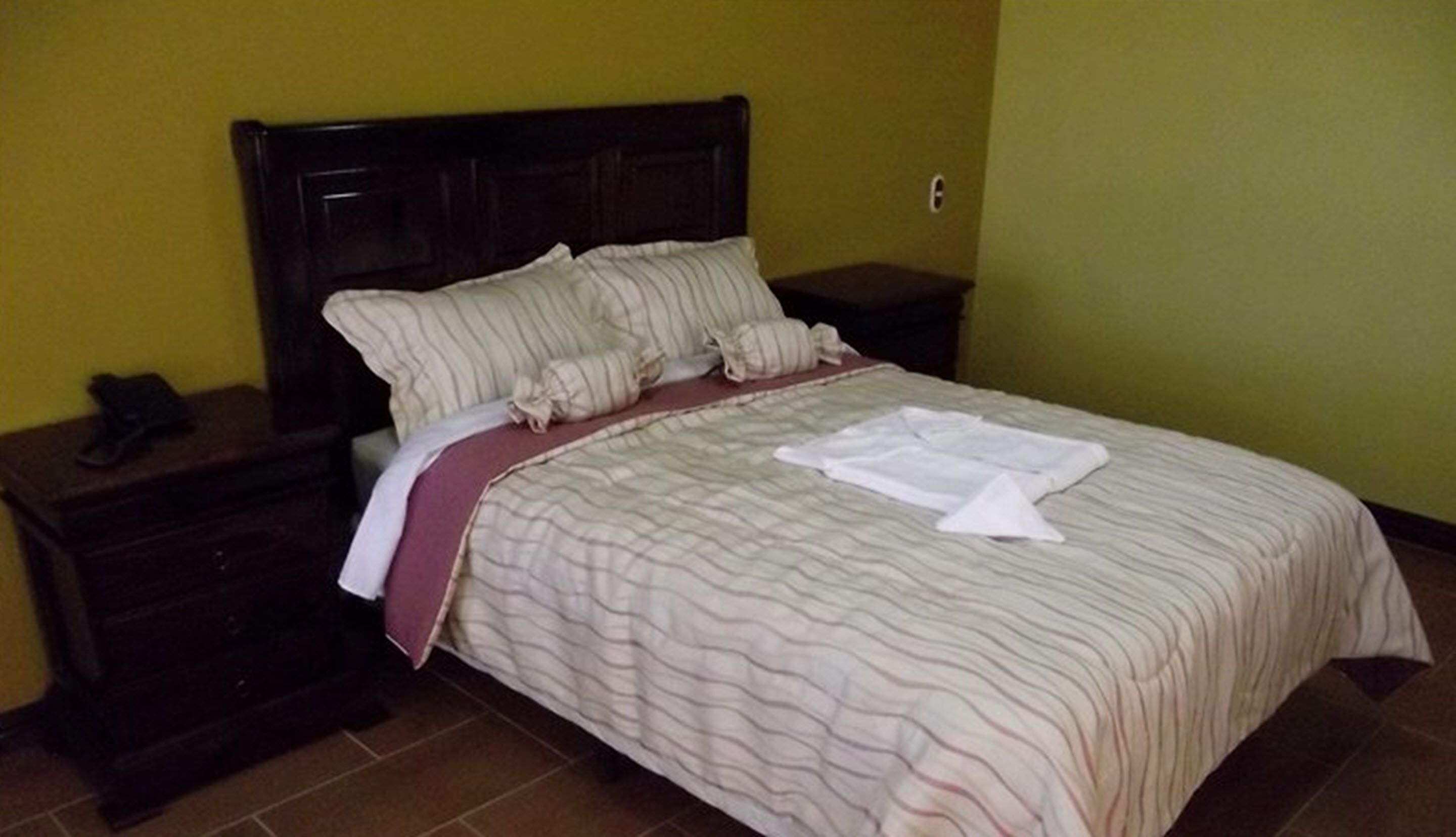 Single Room | Blackout drapes, free WiFi