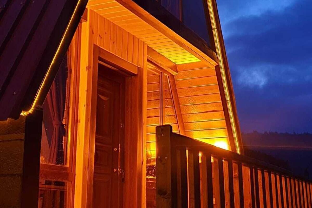 Bungalow Deluxe, varias camas, accesible para personas con discapacidad, vistas a la montaña | Ropa de cama de alta calidad, edredones de plumas, minibar y escritorio