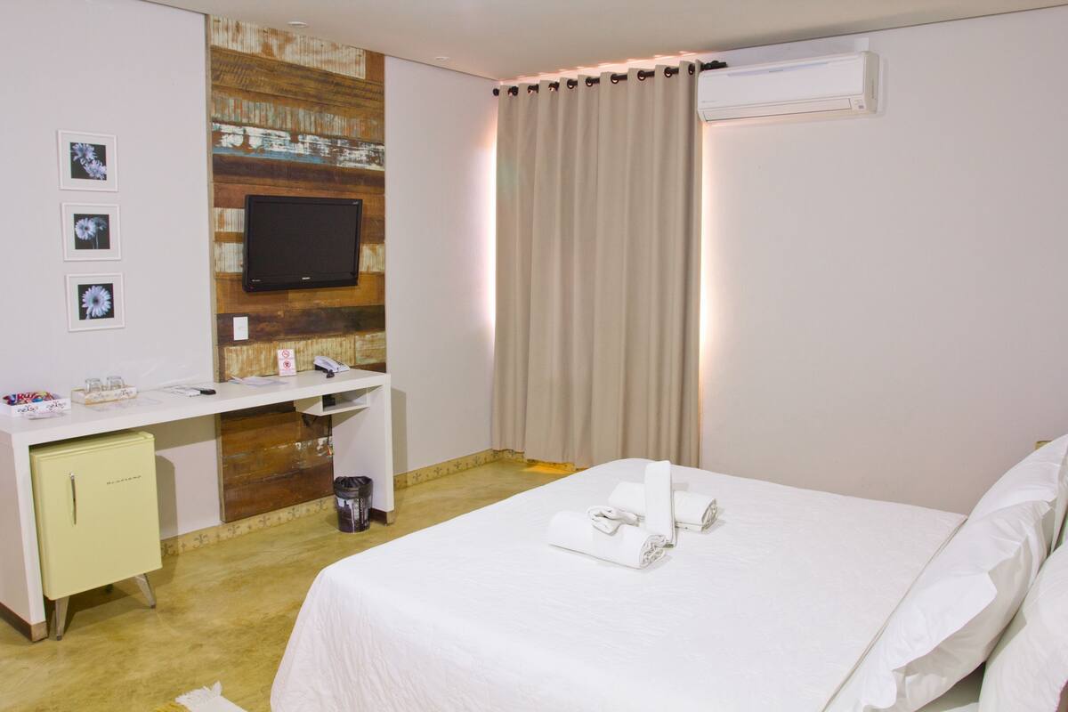 Superior Apartment | Hypo-allergenic bedding, minibar, in-room safe, desk