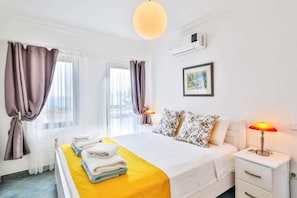 Standard-Apartment, 3 Schlafzimmer, Whirlpool (Rosemary) | Minibar, Bügeleisen/Bügelbrett, kostenloses WLAN, Bettwäsche