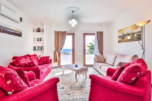 Standard-Apartment, 3 Schlafzimmer, Whirlpool (Rosemary) | Minibar, Bügeleisen/Bügelbrett, kostenloses WLAN, Bettwäsche