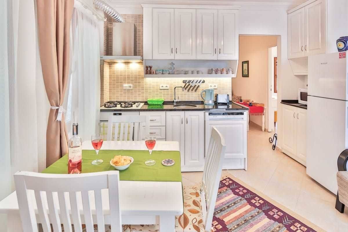 Standard-Apartment, 1 Schlafzimmer (Ivy) | Minibar, Bügeleisen/Bügelbrett, kostenloses WLAN, Bettwäsche