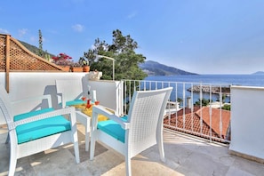 Standard-Apartment, 3 Schlafzimmer, Whirlpool (Rosemary) | Terrasse/Patio