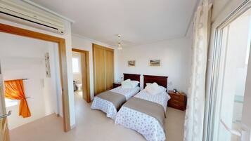 2 chambres, fer et planche Ă repasser, Wi-Fi gratuit, draps fournis