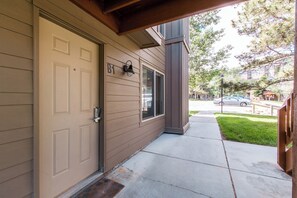 Exterior detail - Hidden Creek 9-B1 | Walk to Cabriolet Lift | Kitchen | Washer/Dryer | Hot Tub | Pool (Park City)