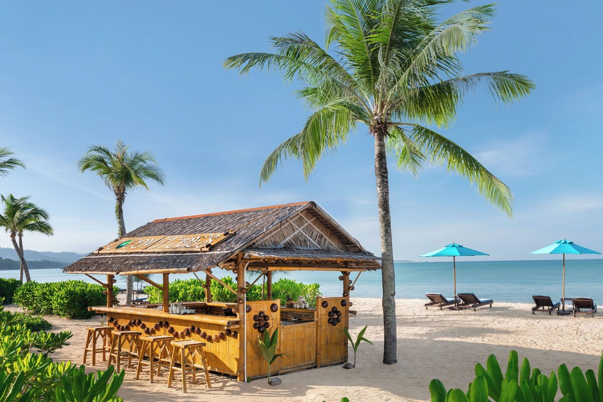 Le Meridien Khao Lak Resort & Spa