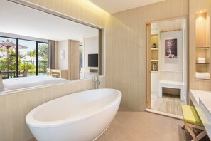 Amenidades de baño gratuitas, secadora de cabello, batas, pantuflas