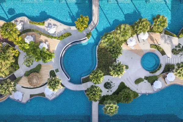 3 outdoor pools, open 8:00 AM to 8:00 PM, pool umbrellas, sun loungers