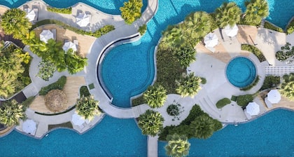 Le Meridien Khao Lak Resort & Spa