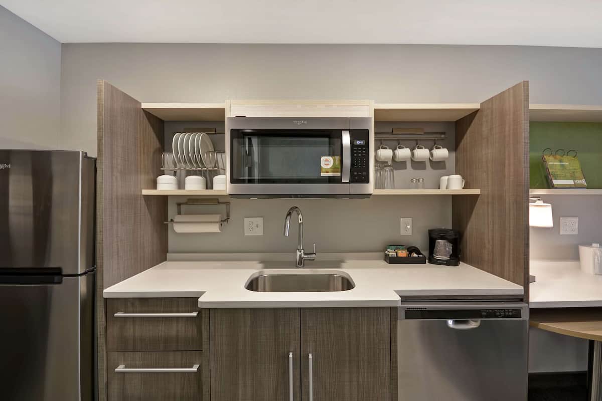 fridge, microwave, dishwasher, coffee/tea maker