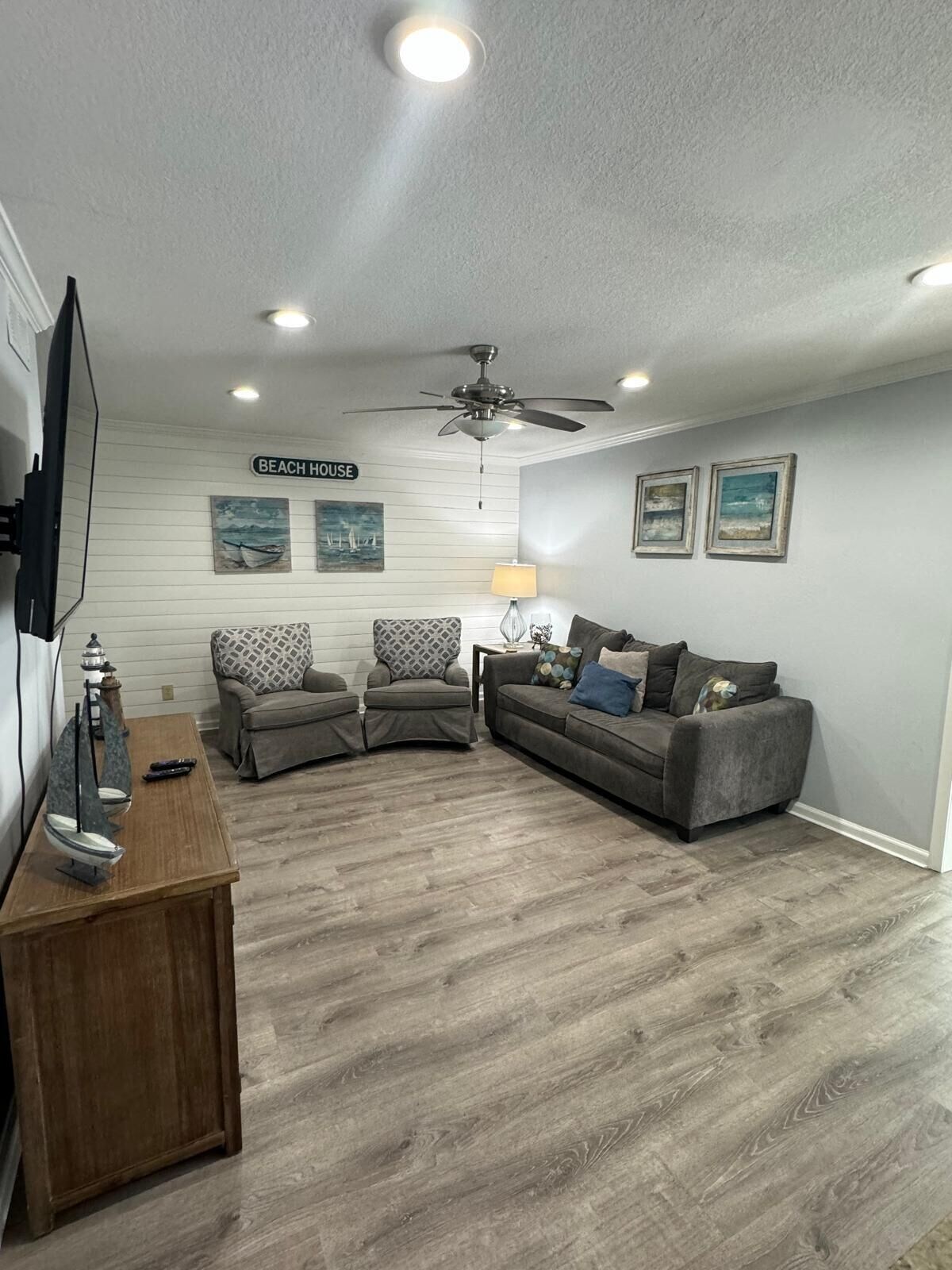 Just remodeled condo by the pool, 2 tennis courts a walk distance to the beach!