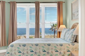 3 bedrooms, WiFi, bed sheets - Oceanfront Condo 303 Desoto Beach Club (Tybee Island)