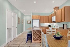 Fridge, microwave, oven, stovetop - Oceanfront Condo 303 Desoto Beach Club (Tybee Island)