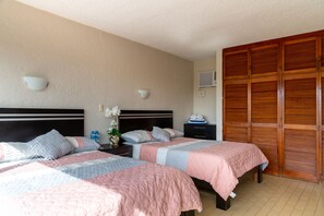 Junior-Suite | 1 Schlafzimmer, kostenloses WLAN, Bettwäsche