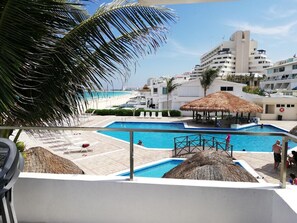 حمّام سباحة خارجي