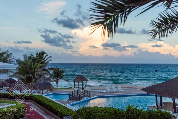 حمّام سباحة خارجي