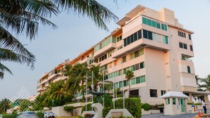 Property entrance - Apartment in the Hotel Zone Lagoon View (Cancun)