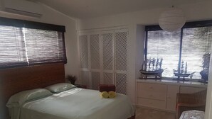 Villa | 4 bedrooms, free WiFi, bed sheets - Ocean Front Villa Hotel Zone (Cancun)