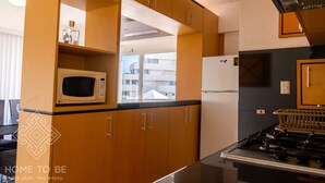 小型套房 | 私人厨房 | 茶具/咖啡用具、大冰箱、微波炉、烤箱