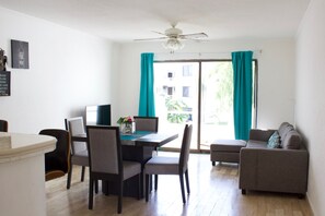 Basic Apartment | Living room | Flat-screen TV - 2 Bedroom Apartment (Cancun)