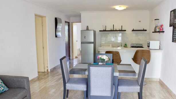 In-room dining - 2 Bedroom Apartment (Cancun)