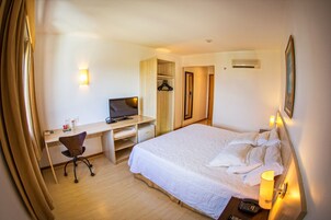 Frigobar, Wi-Fi de cortesia, roupa de cama