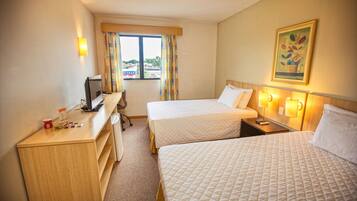 Standard Twin Room | Minibar, free WiFi, bed sheets