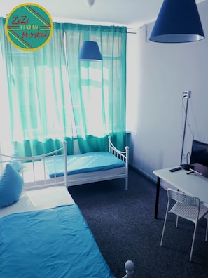 Free cots/infant beds, free WiFi