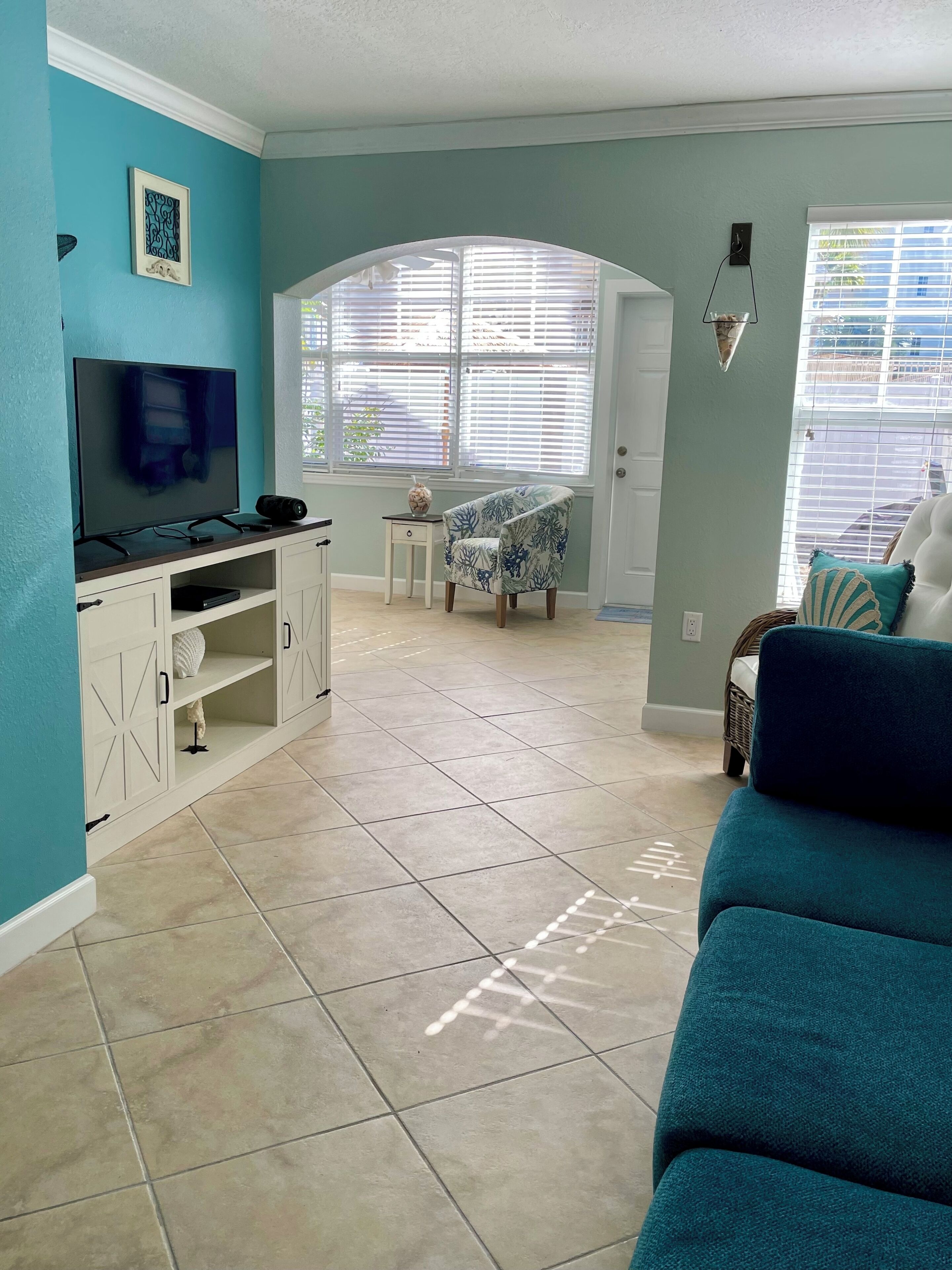 Gulf Coast! 1st Floor Beach Condo. Ask About Our August Special! - Indian Shores, FL
