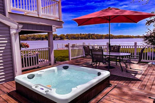 Enjoy our 5 person outdoor hot tub.  Relax and enjoy the lake even in the winter