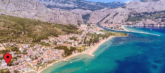 Villa with private heated pool, 50 meters from the sea.