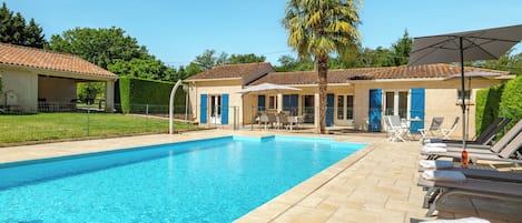 Piscina externa, piscina aquecida