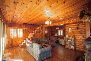 TV, fireplace - Vintage 1940s Lakefront Cabin in McCall (McCall)