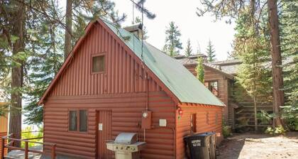 Cabaña rústica en el lago con muelle compartido