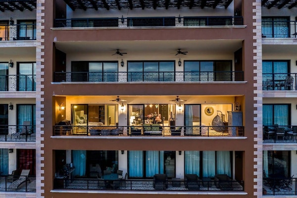 Amazing 3 BR, 2.5 Bathroom Condo in Copala, Quivira