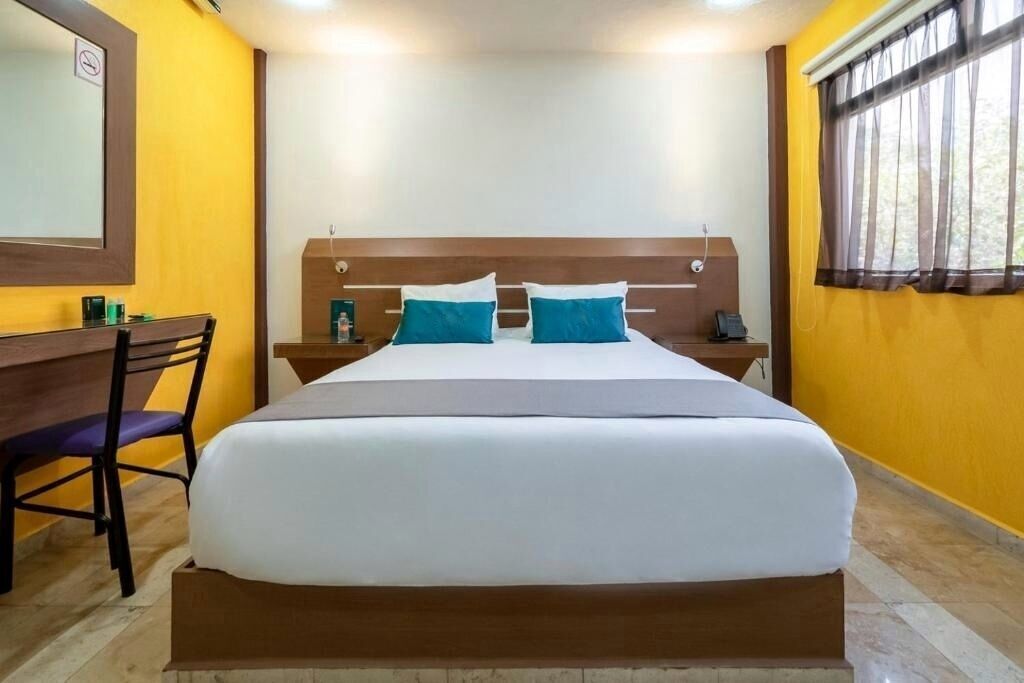 In-room safe, soundproofing, iron/ironing board, free WiFi