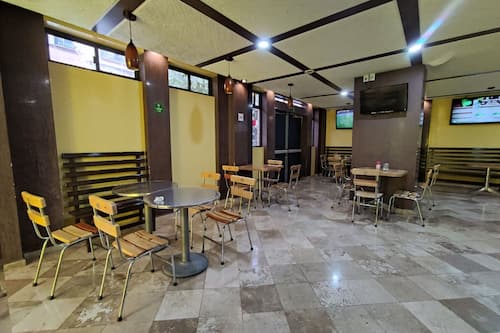 Desayuno completo gratuito y diario